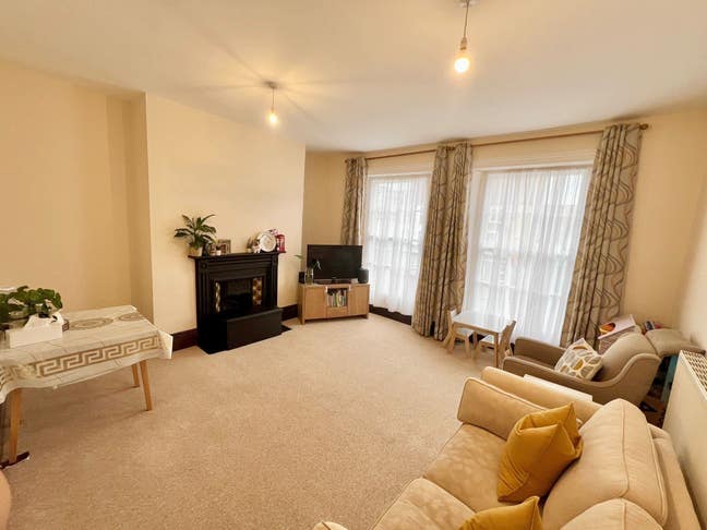 Three Bedroom House/Maisonette Taunton TwonCentre Main Photo