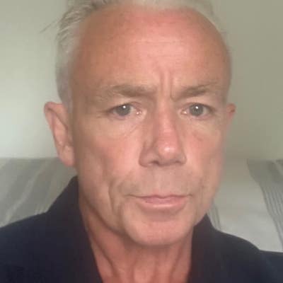 professional, easy going, neat and respectful man Main Photo