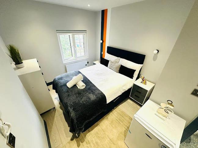 🏡 Ensuite Room to Let in Enfield - Available Main Photo