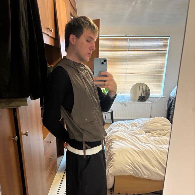 Looking for a double room 🤠 Main Photo