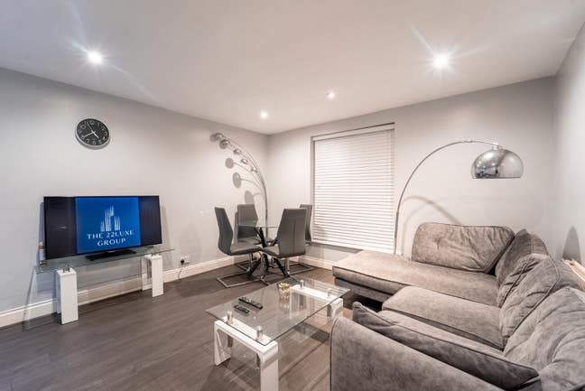 Short stay 2 bedroom flat to let in New Cross Main Photo