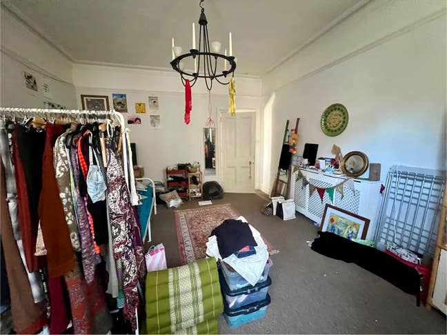 Bedroom Available in Quiet 3 Bed House Main Photo