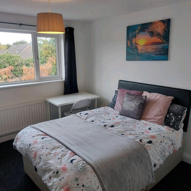 Lovely Double room m in Redditch Main Photo