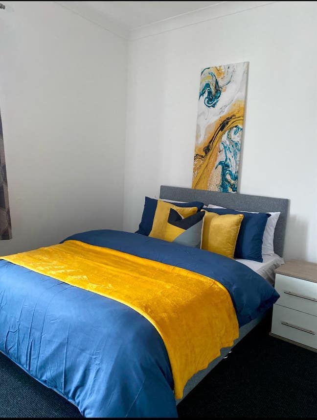 Large Double Room with Ensuite and Kitchenette  Main Photo
