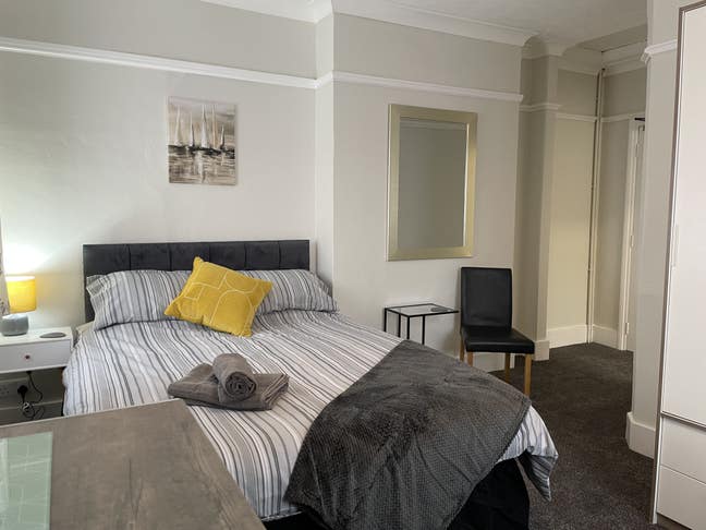 Single and Double Rooms Available Now, No Deposit. Main Photo