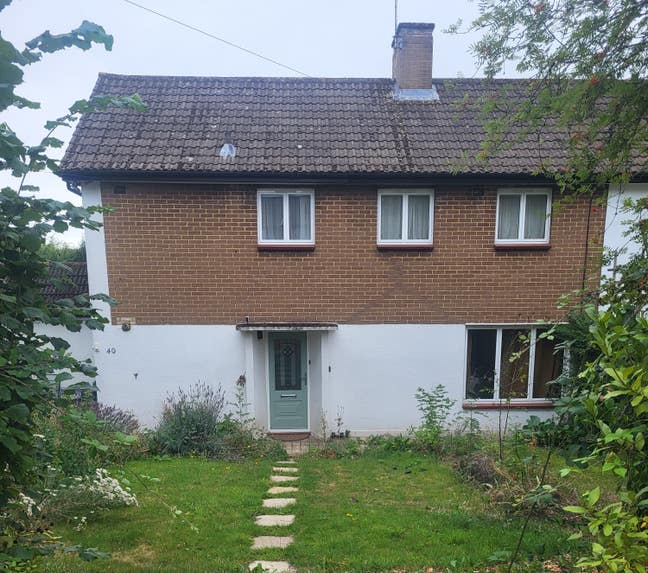 Double room in lovely 3 bed house with big gardens Main Photo
