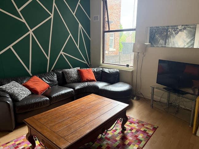4 bed student/post grad house in great location Main Photo