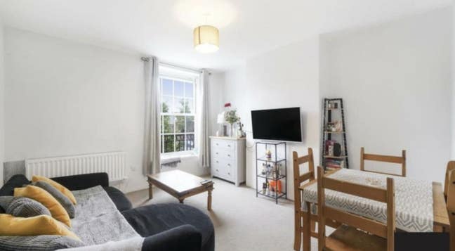 2-Bed Flat in Clapham/Stockwell (Zone 2) Main Photo