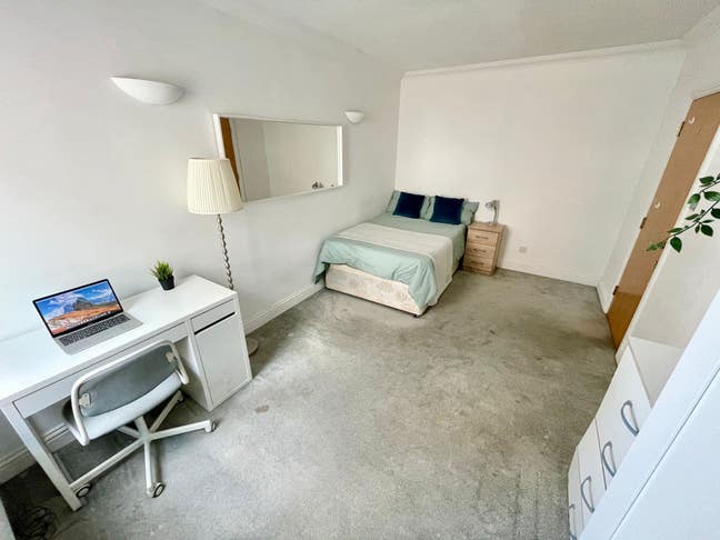 📢Crossharbour E14 –  Spacious Double Room– £1040✅ Main Photo