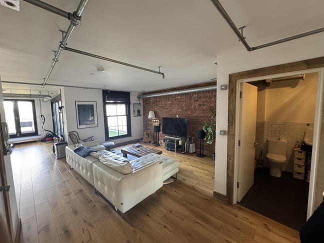Double room in Brixton -2 bed loft sytle flat  Main Photo