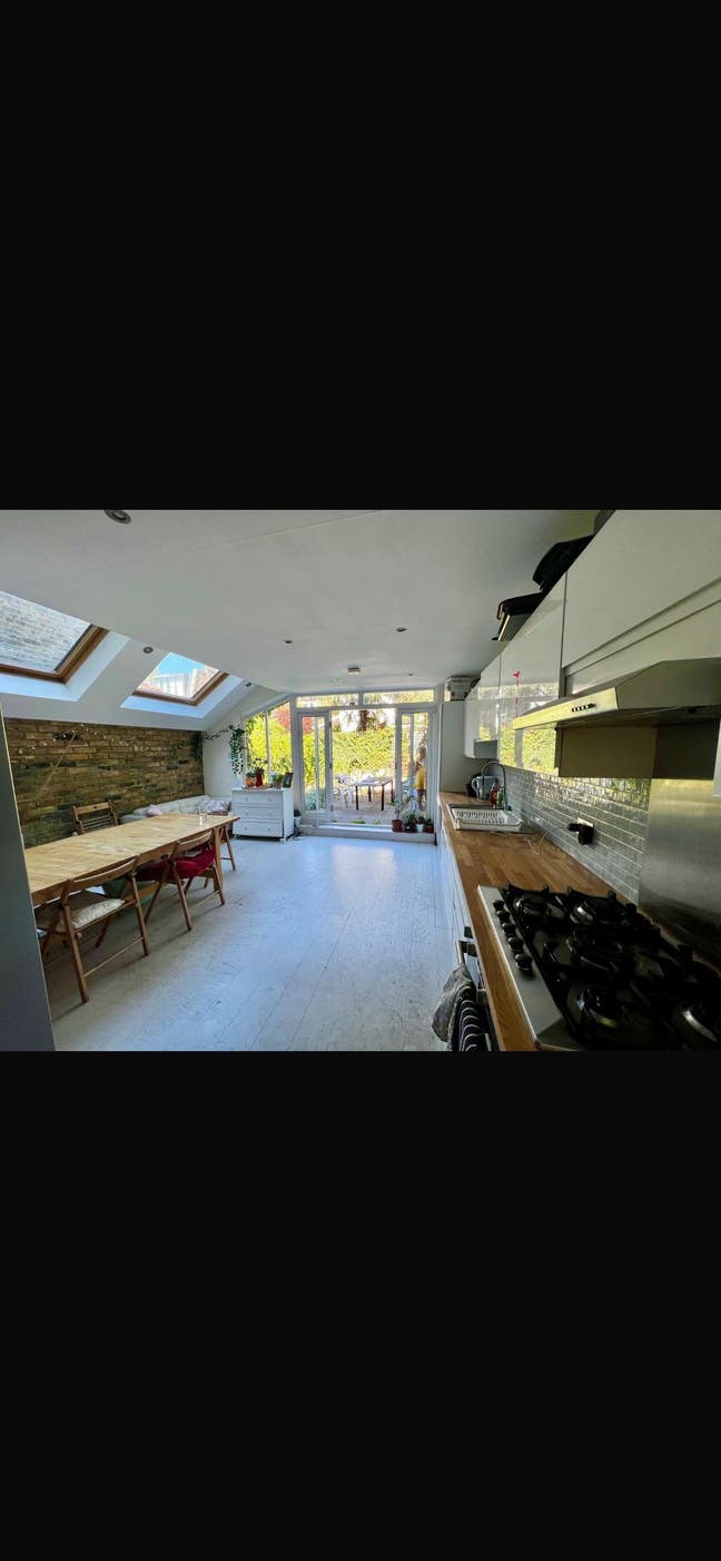 2 double rooms available in Large house  in Fulham Main Photo