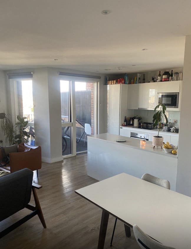 Ensuite Room - Modern Flat - From 11/Sept Main Photo