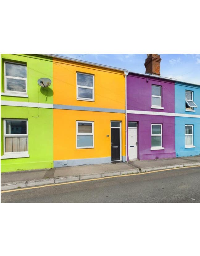 Large 4 bed newly renovated property - Central Main Photo