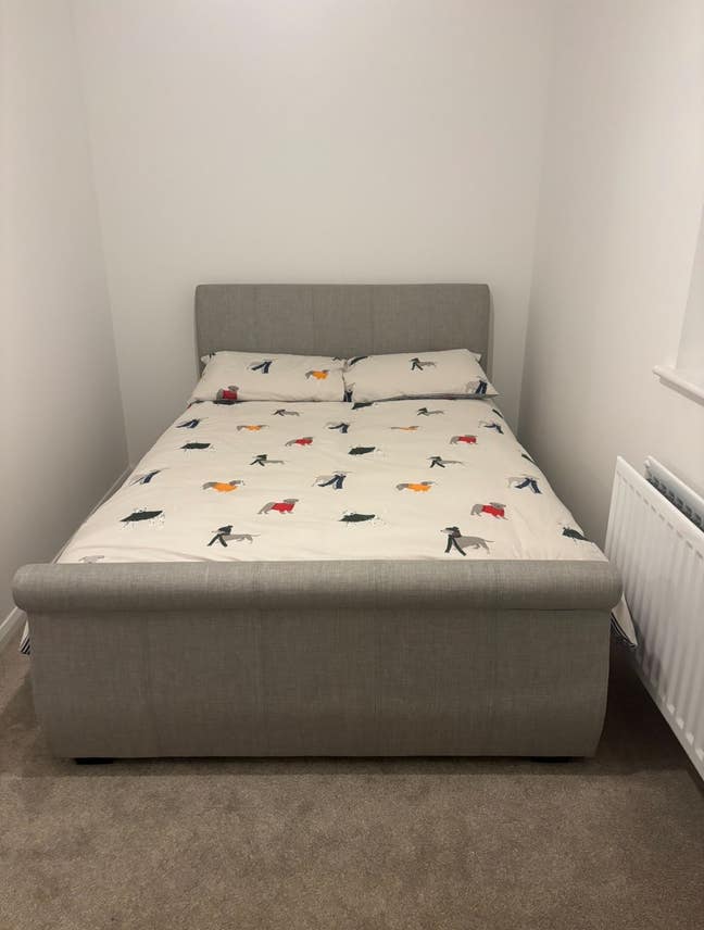  Double Room in Brand New Home: 10 Min from Centre Main Photo