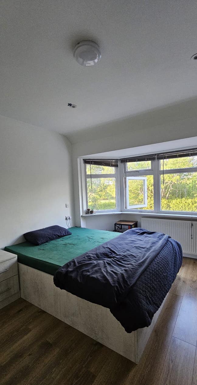 2 bed 2 bathroom flat  Main Photo