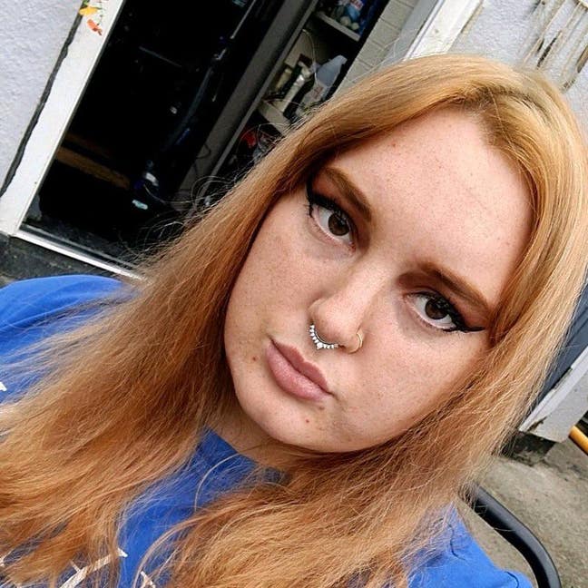 Professional Female seeks a single or double room Main Photo