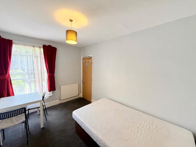 Double room - Foxhall Road Main Photo