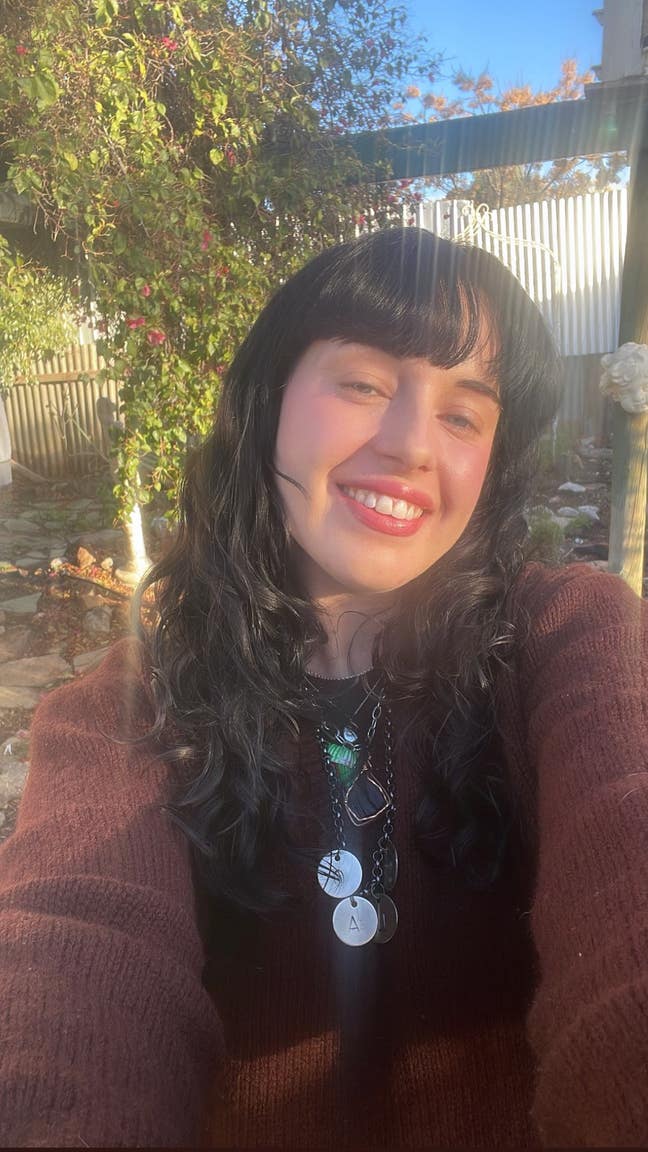 Aussie girl + pup looking for flat/room!  Main Photo