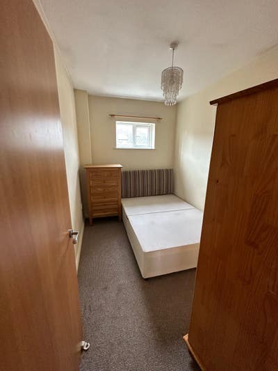Room for rent Main Photo