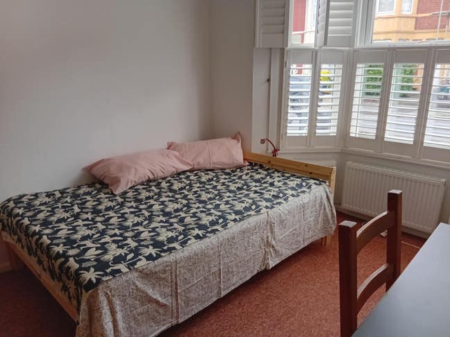 Large double room, ground floor, quiet house. Main Photo