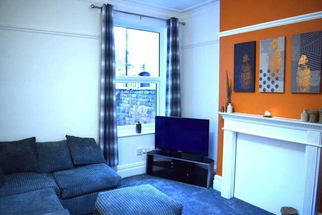 Spacious Room - 28 Sudbury Street, Derby Main Photo