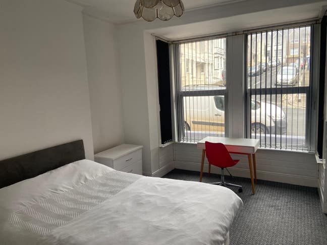 Extra Large Double Room in Lovely House Main Photo