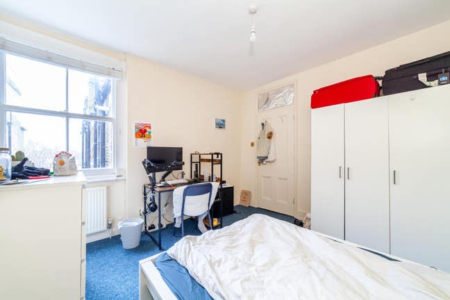 Beautiful double room in Fulham mansion Main Photo