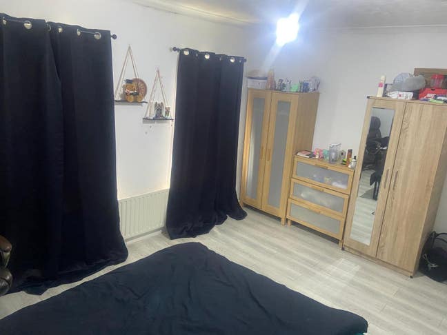 Looking for a person to move in Main Photo