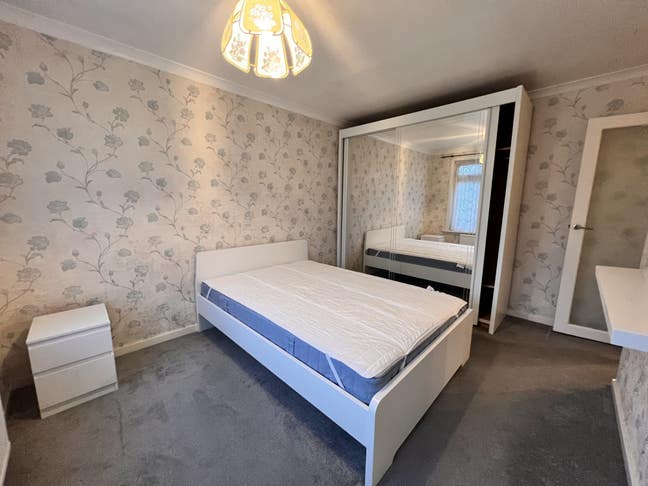 Double Room - 3 Mins to Stn - All Included Main Photo