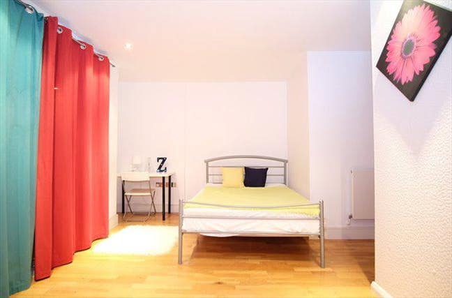 Balcony Room🥇Modern & Clean in a 3 Bed Flat 🥇 Main Photo