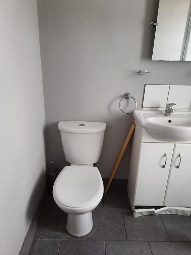 Studio Flat in Harrow HA20QQ Main Photo