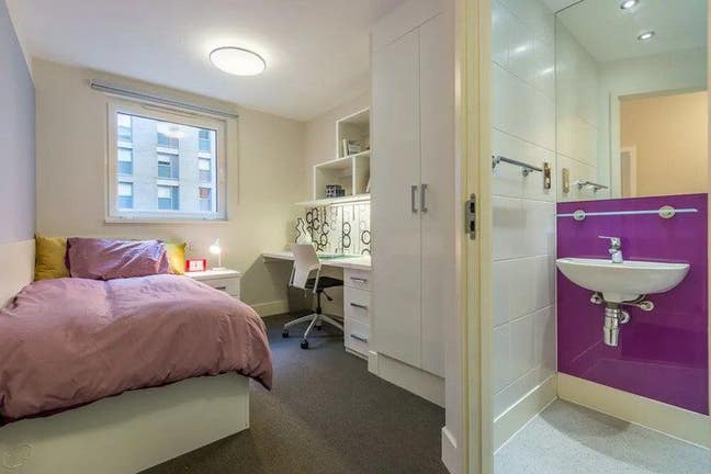 En-suite room at The Costume store - UAL Student Main Photo