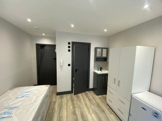 Luxury Studio Flat with Private Ensuite in Reading Main Photo