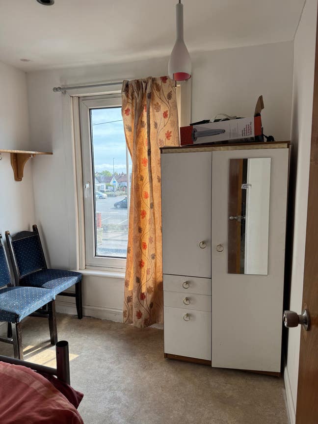 Room in hadleigh Main Photo