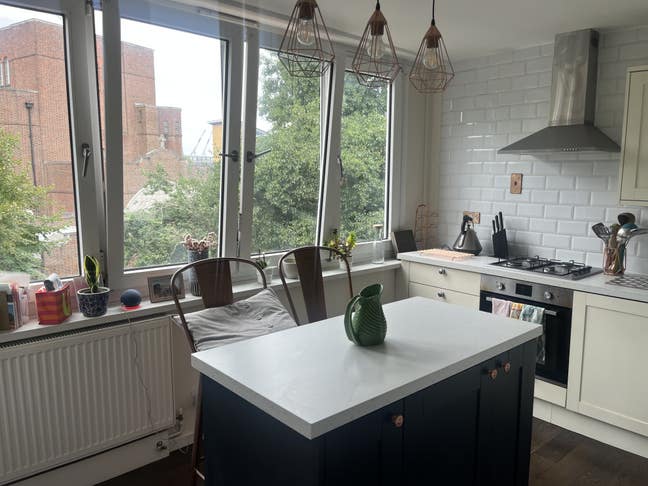 Spacious double room in Peckham Main Photo