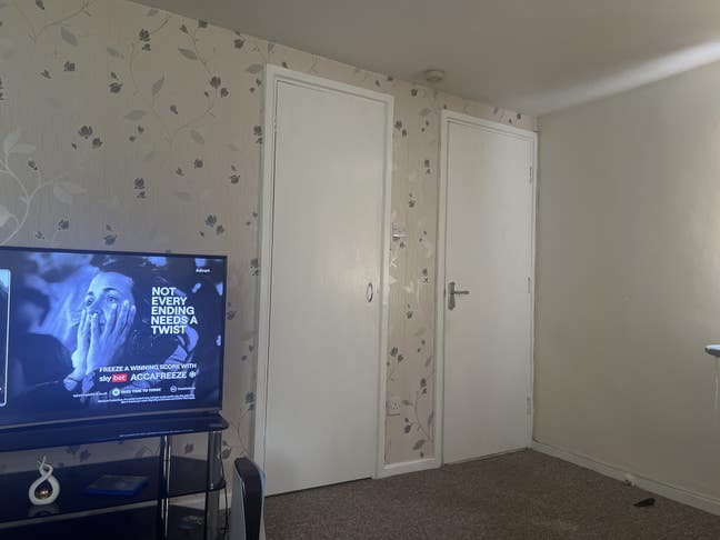 Double room in two bed flat.  Main Photo