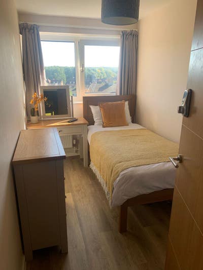 Lovely Single Room - Crawley Main Photo
