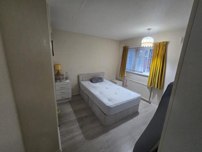 Single Ensuite Room – £650 incl bills Main Photo