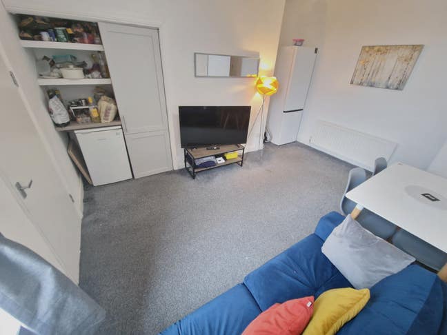 Double Room - Bills + Wifi + Cleaner* Included Main Photo