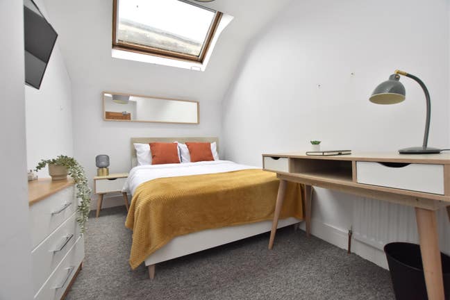 Student Room to Rent - Hotwells Main Photo