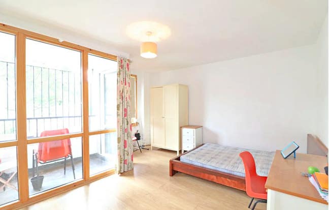 3 double rooms to rent next to UCL Main Photo