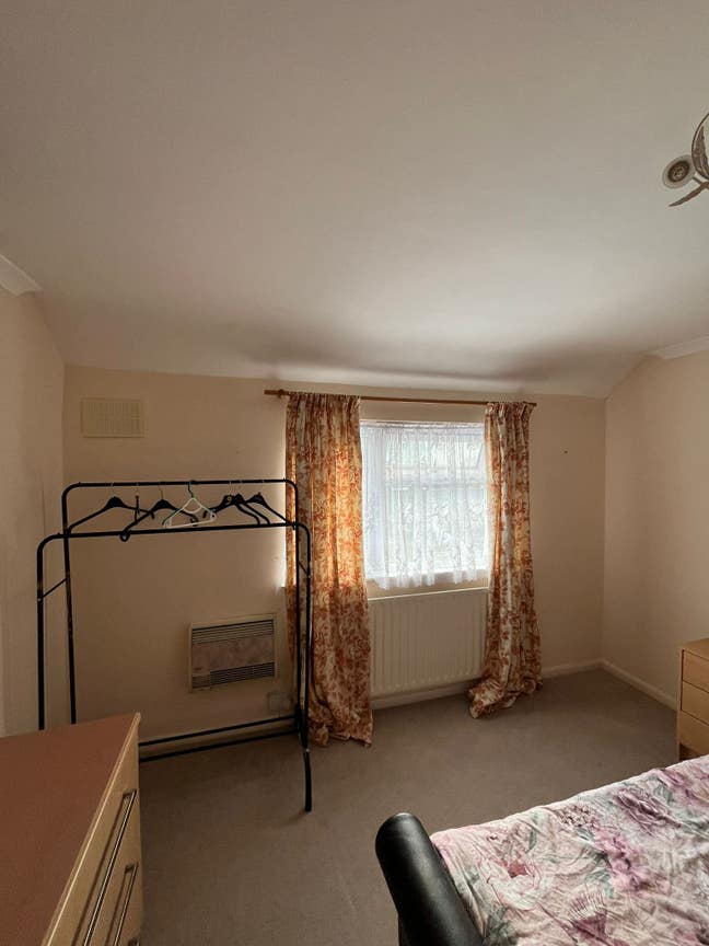 Double bedroom furnished and ready  Main Photo