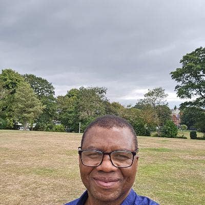 Professional Male seeks a single or double room Main Photo