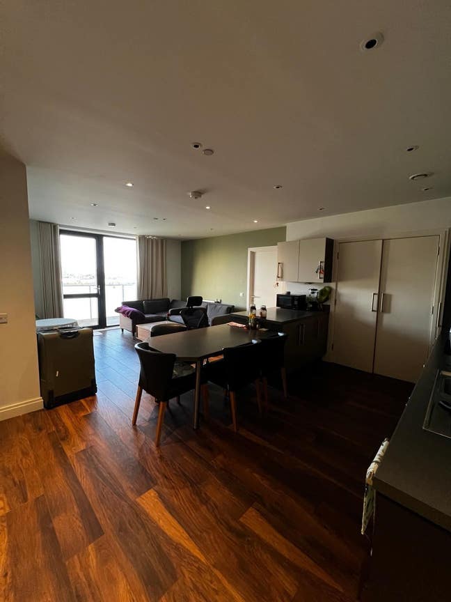 Double En-suite room in a 2 bed apartment Main Photo