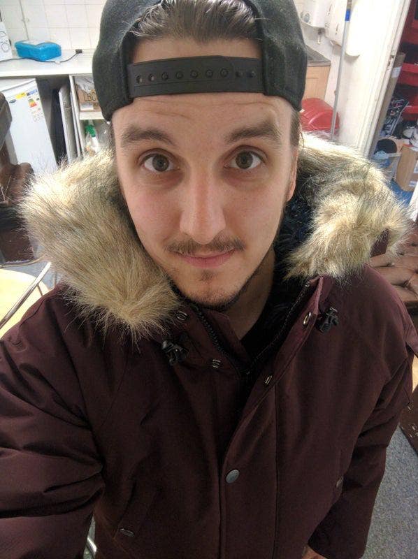 Professional Male seeks a single or double room Main Photo