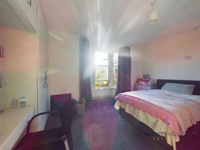 Two bedrooms available in Lancaster  Main Photo