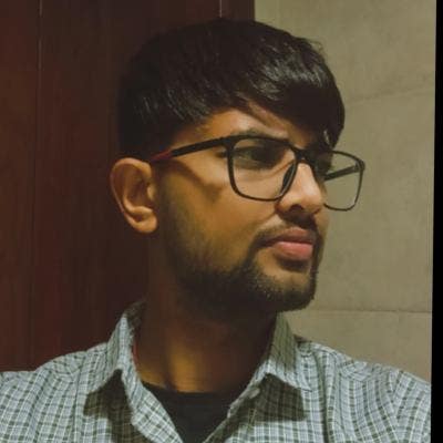 Professional Male seeks a double room Main Photo