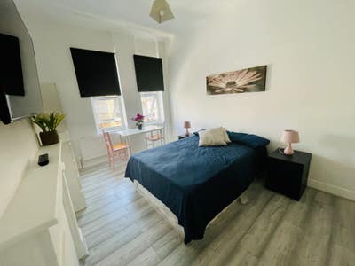 Large and spacious airy room in Willesden Junction Main Photo