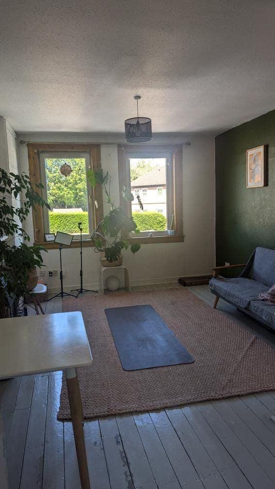 Double room in a cosy, quiet flat with great vibe Main Photo