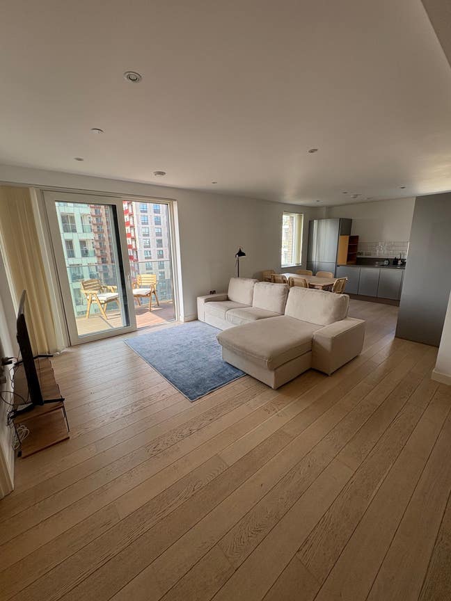 Beautiful Fully Furnished Flat in North Greenwich  Main Photo